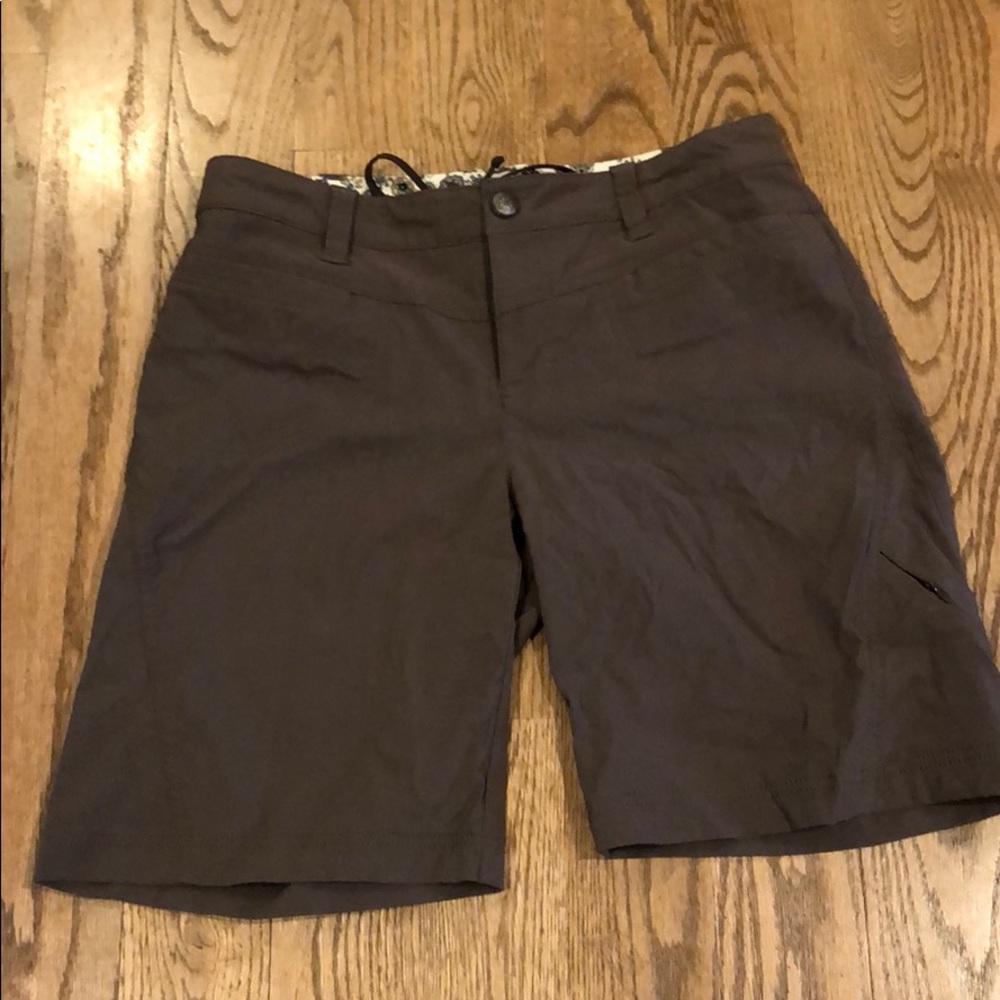 Athleta shorts size 6 cargo/swim